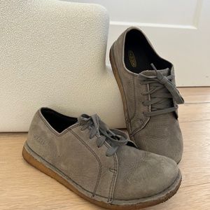 Keen Suede Lace Up Grey Shoes Womens Size 7.5 Sneakers
